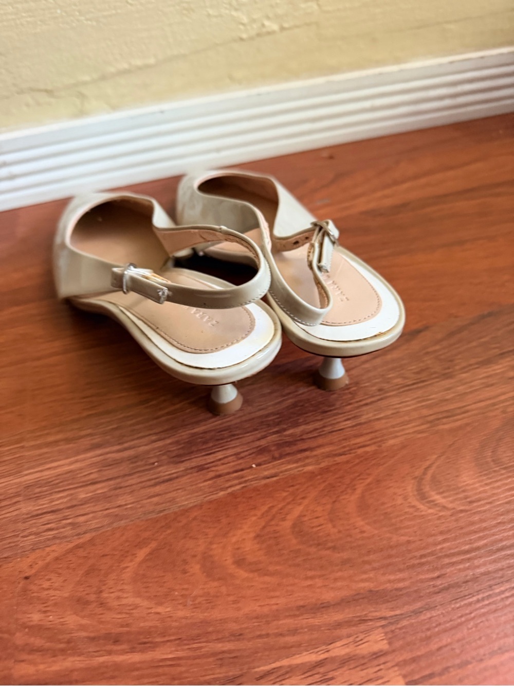 Zara Cream Patent Slingback Kitten Heels - Picture 3 of 7